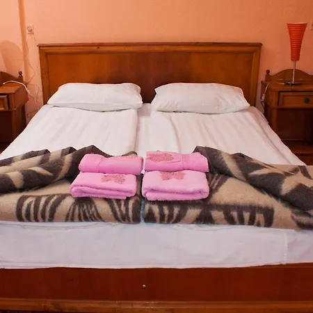Cerna Hotel 2*